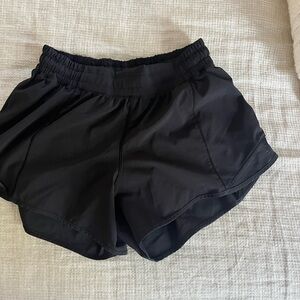 Lululemon Hotty Hot lined shorts